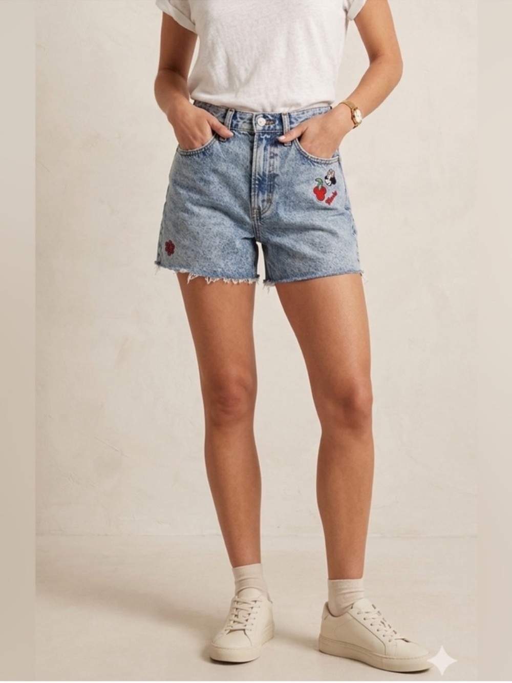 NWT Old Navy x Disney Minnie Mouse
OG Straight High-Rise Denim
Shorts NWT sz 10